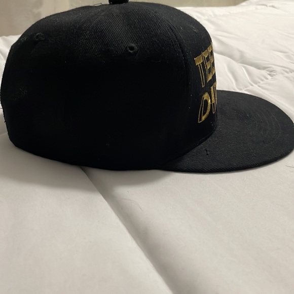 Unisex adjustable SnapBack teenage dirtbag hat. - Picture 3 of 6